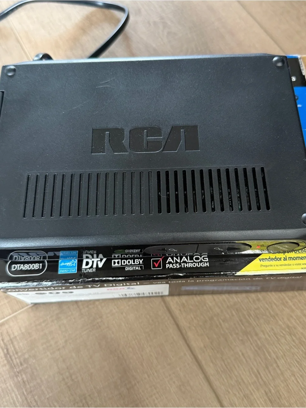 RCA DTA800B1 Digital TV Converter Box Remote & Cable Over The Air Broadcasts - Picture 4 of 13